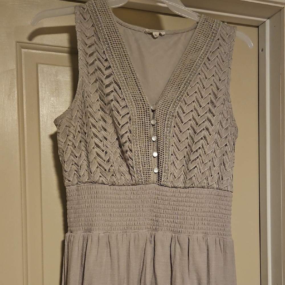 Elegant Beige Sleeveless Dress